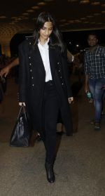 Sonam Kapoor snapped at airport on 10th Aug 2016